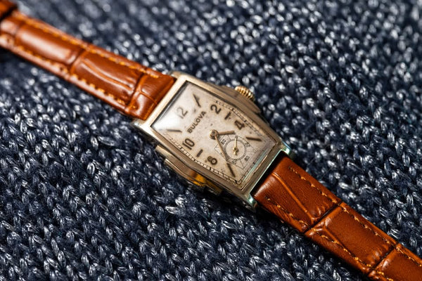 Bulova Banker - 1942 - Curved Wartime Dress Watch - Aged Dial - Fifth Avenue New York