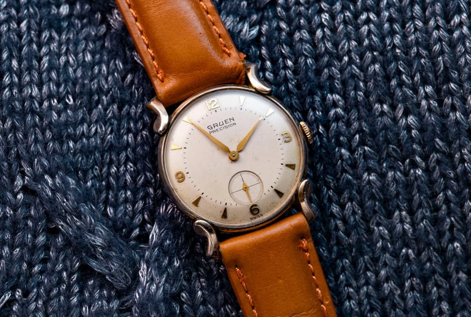 Gruen Precision - Sculpted Lugs - Gilt Arabic Dial - Circa 1946-1948
