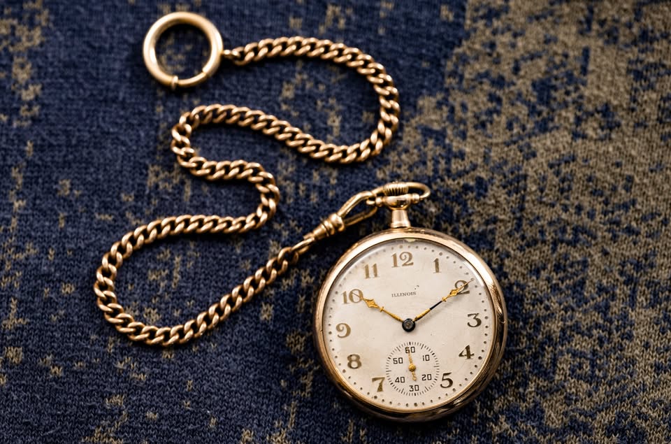 Illinois Watch Co. - Peerless Grade - 17 Jewel Pocket Watch - Fob Chain - Circa 1905