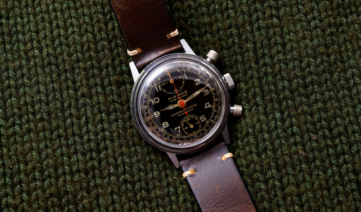 Pierce Watch Co. - Calibre 134 - Chronograph - Black Gilt Dial - Large Screwback Case - Circa 1939-1945