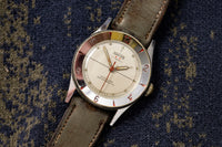 Hilton Skin Diver - Red Numeral Bezel - Crosshair Dial - 1950s
